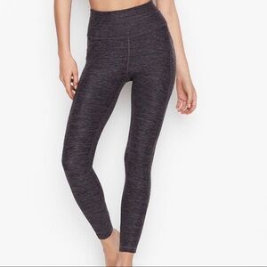 Victoria’s Secret Flow On Point Essential High Rise Pocket Leggings